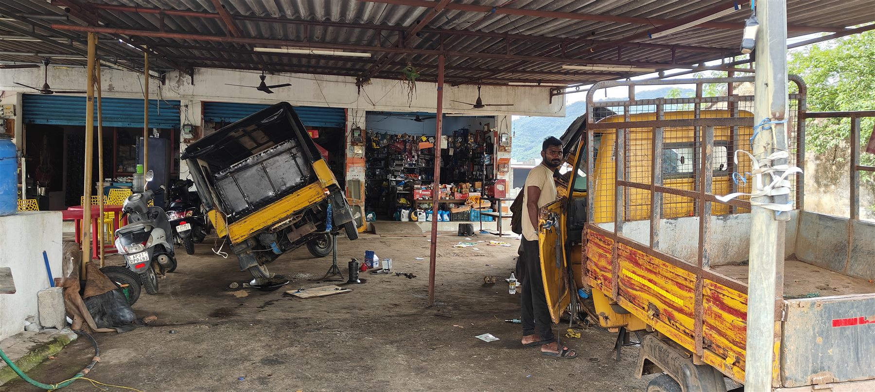 Vehicle repair and workshop area